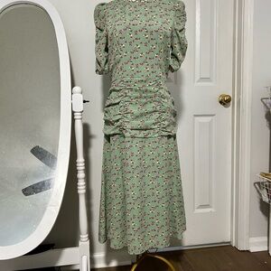 Chic Green and Red Midi Dress with Elegant Silhouette